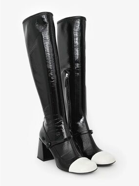 MIU MIU BLACK/WHITE PATENT MARY
JANE KNEE HIGH BOOTS, size 39